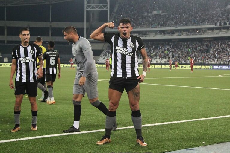 Tiquinho Soares elogia atuação do Botafogo na vitória sobre o Fortaleza
