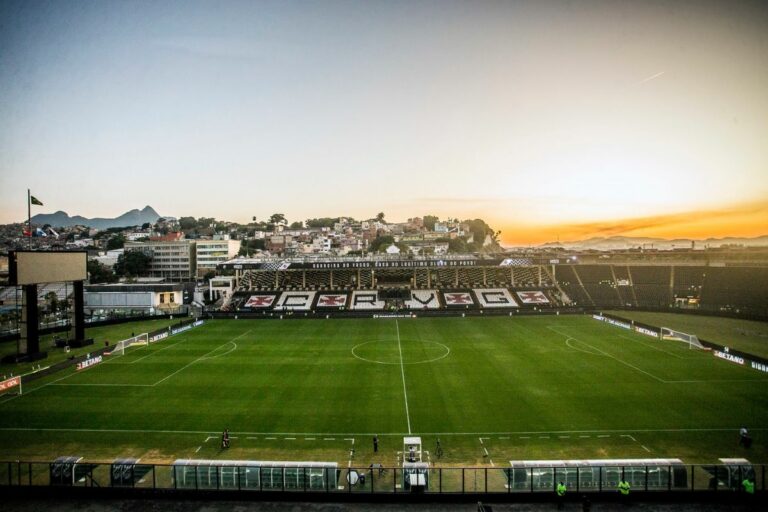 Vasco consegue liberação na Justiça para jogar em São Januário nas próximas partidas