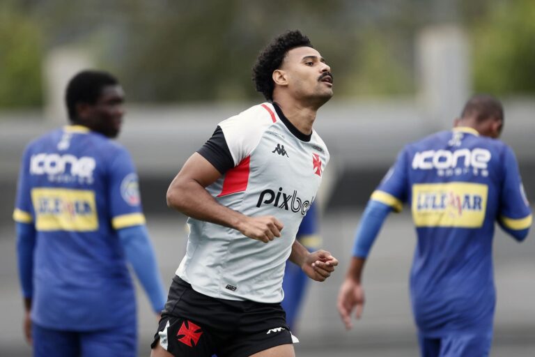 Vasco realiza jogo-treino contra o Sampaio Corrêa-RJ e vence por 1 a 0