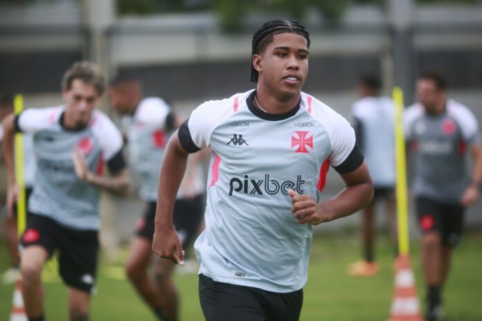 Vasco vive expectativa de ter Andrey Lopes contra o Goiás pelo Brasileirão