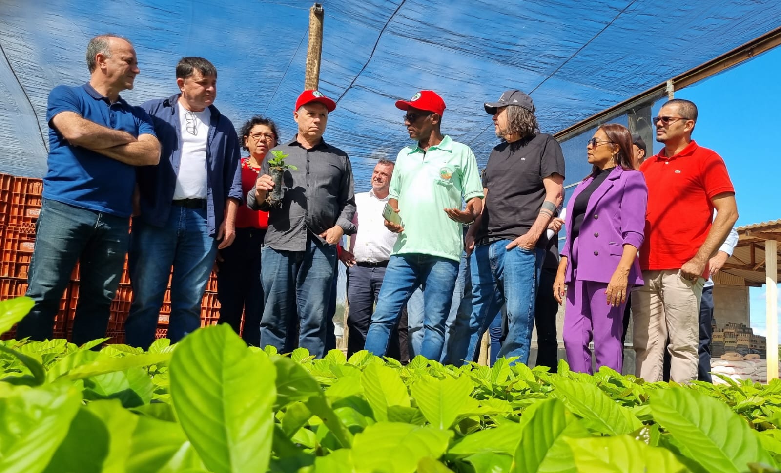 AO LADO DE DANIEL SANTANA E DO MST, MINISTRO ANUNCIA REFORMA AGRÁRIA “PARA BREVE”