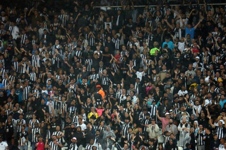 Botafogo abre venda de ingressos para duelo com o Coritiba pelo Brasileirão