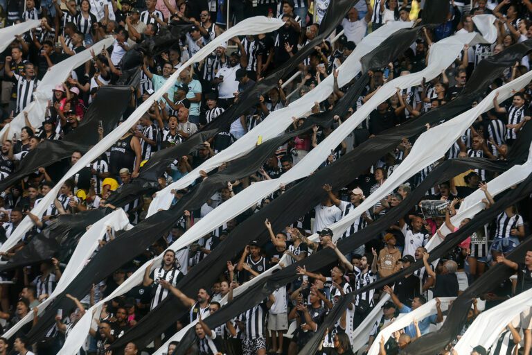 Botafogo anuncia ingressos esgotados para o jogo diante do Bragantino