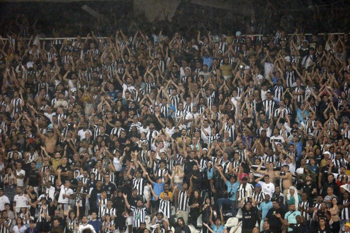 Botafogo anuncia nova parcial de ingressos vendidos para jogo diante do Bragantino