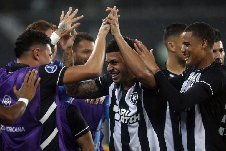 Botafogo encontra opções no elenco durante classificação na Sul-Americana