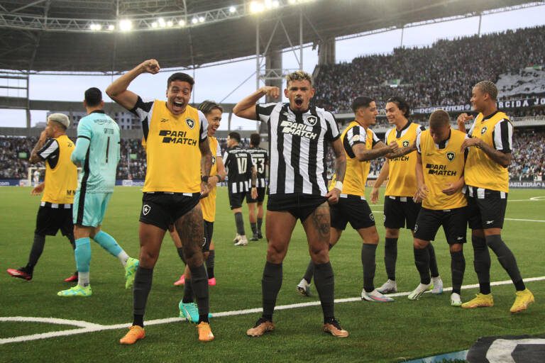 Botafogo vive dias importantes para reforçar elenco para o restante da temporada