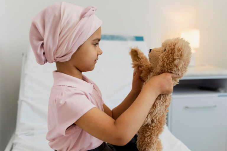 Combate ao câncer infantil é pauta em Saúde