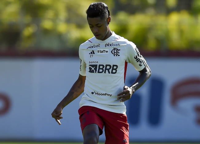 Bruno Henrique tem “estiramento ligamentar” detectado e passará por fisioterapia