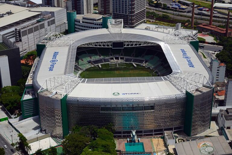 Confusões no entorno do Allianz Parque causam interrupções em Palmeiras x Flamengo