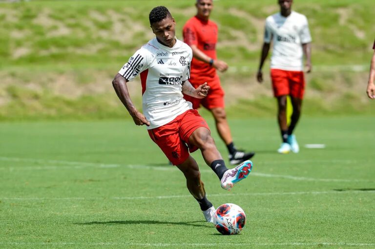 Matheus França, do Flamengo, tem futuro incerto em meio a interesse da Premier League