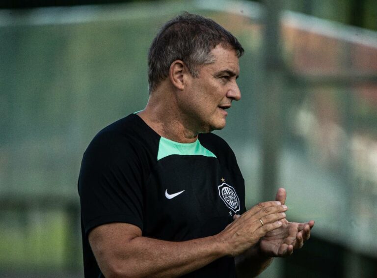 Rival do Flamengo na Libertadores, Olimpia demite Diego Aguirre após eliminação