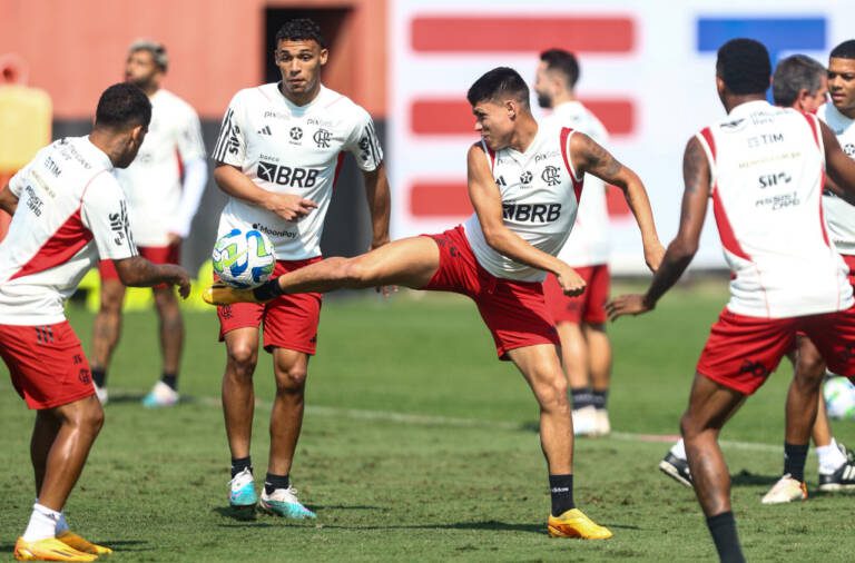 Rodrigo Caio apresenta quadro viral e é mais um desfalque para o Flamengo contra o Atlético-MG