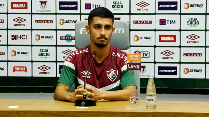 Apresentado pelo Fluminense, Danielzinho admite outras propostas e revela papo com Fred