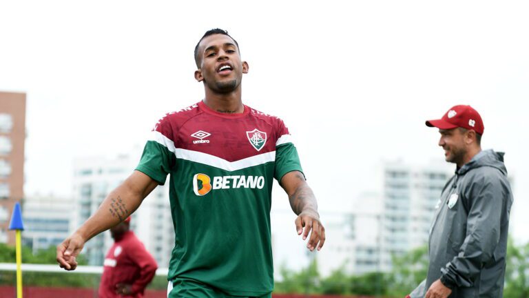 Fluminense acerta empréstimo do meia Edinho ao Avaí
