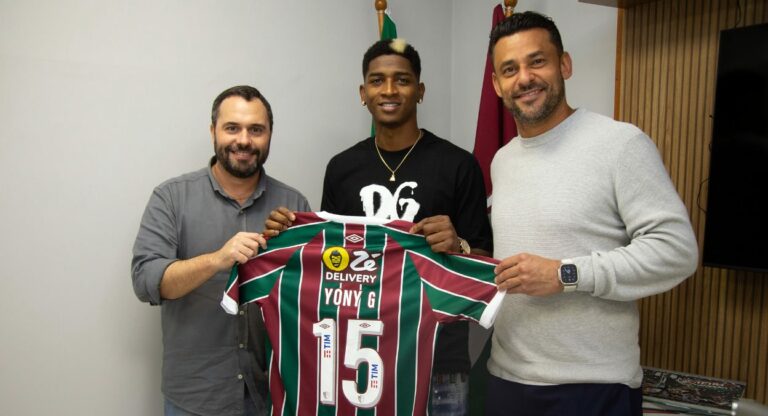 Fluminense anuncia a volta de Yony González