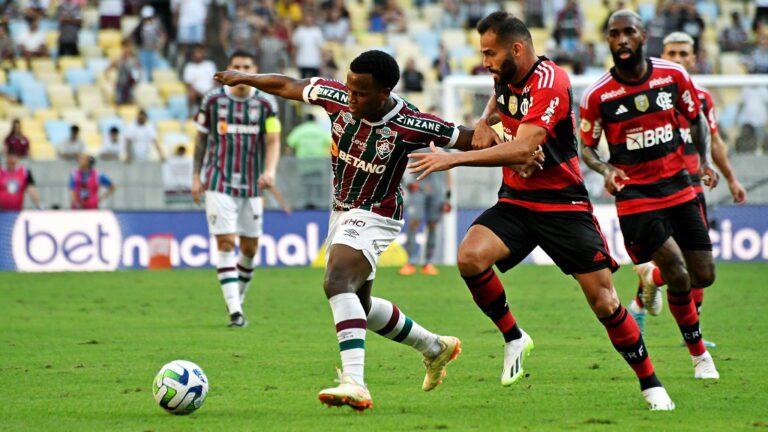 Fluminense e Flamengo têm gols anulados e ficam no 0 a 0 no Maracanã