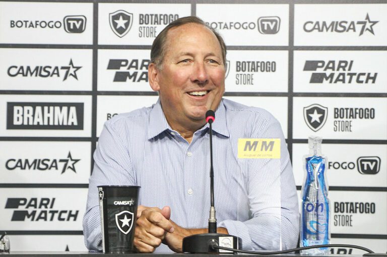 John Textor exalta chegada de Bruno Lage ao Botafogo