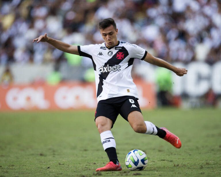 Lei do ex? Corinthians reencontra Lucas Piton em jogo contra Vasco