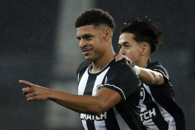 Luís Henrique admite que Botafogo sofreu mais do que deveria em empate pela Sul-American