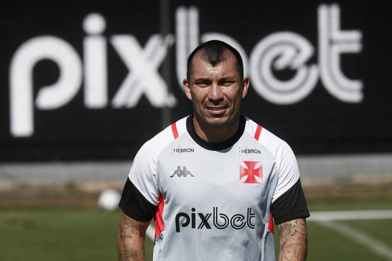 Medel lamenta derrota do Vasco para o Athletico-PR