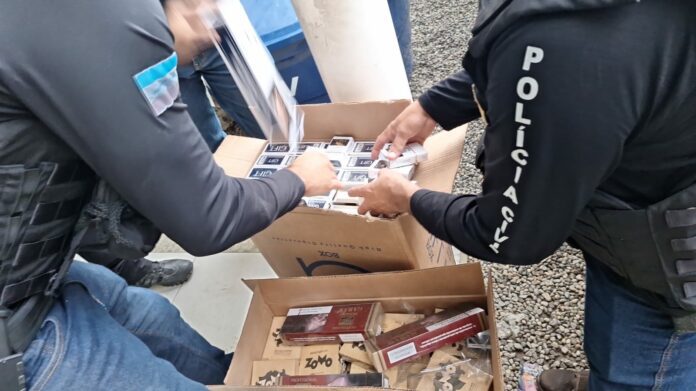 Polícia Civil apreende cigarros contrabandeados e interdita depósito em Linhares