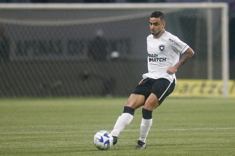 Rafael passa por cirurgia e só volta a atuar pelo Botafogo em 2024