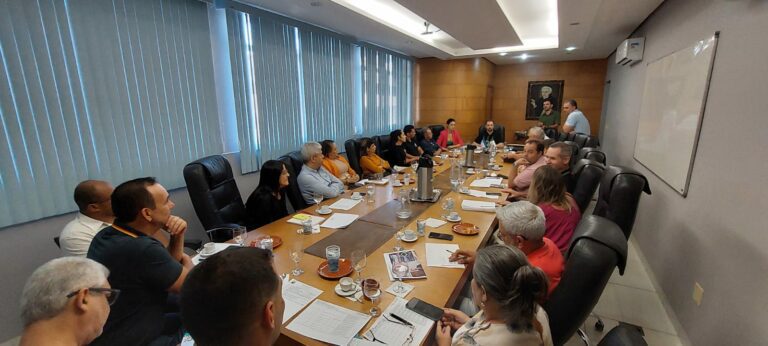 Anchieta: prefeito Petri reúne equipe para discutir sobre ações da gestão