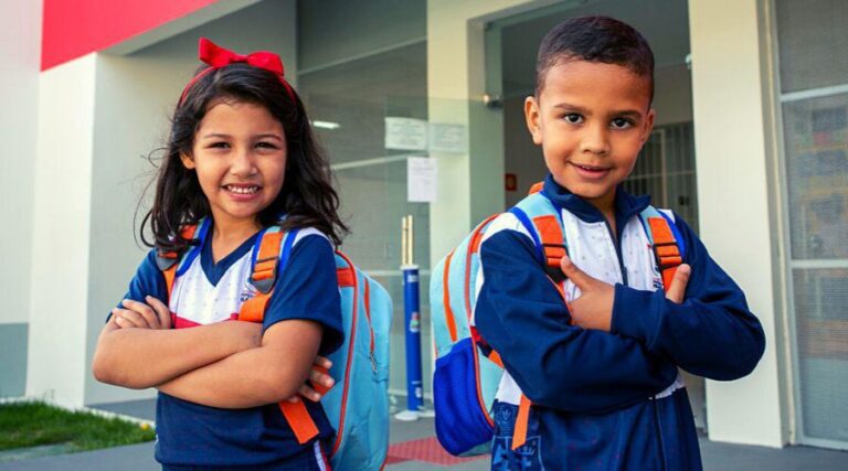 
                    ​Vila Velha entrega kits de uniforme completo para 55 mil alunos                
