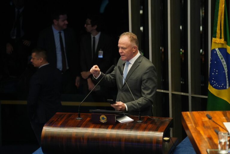 Governador Casagrande participa de debate sobre Reforma Tributária no Senado Federal