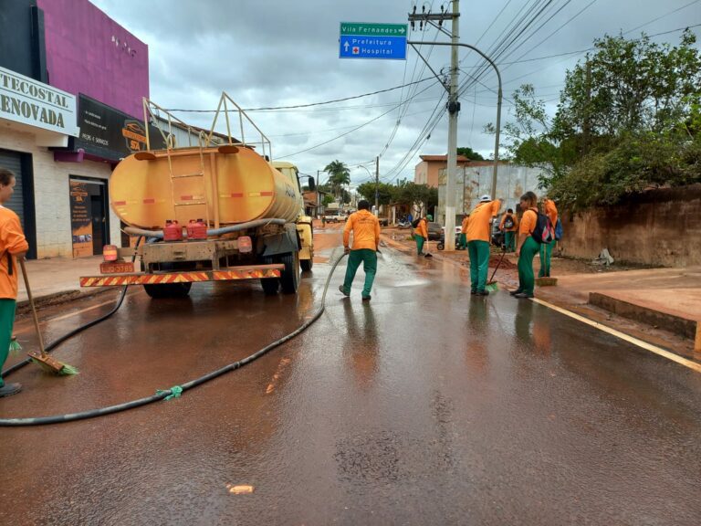 APÓS CHUVAS, SECRETARIA DE OBRAS, AGRICULTURA E MEIO AMBIENTE, INSENSIFICA TRABALHO DE REORGANIZAÇÃO DA CIDADE