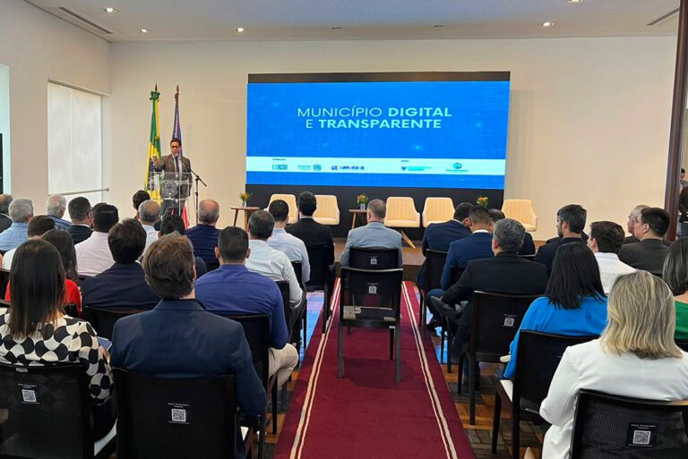 Ales participa de evento sobre transparência 