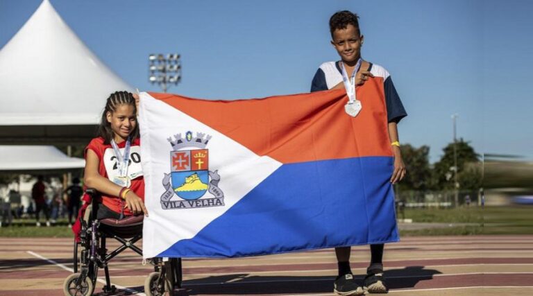 
                    Campeões estaduais paralímpicos escolares recebem homenagens e novos uniformes                
