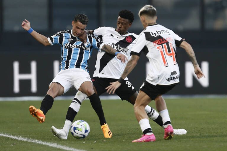 Discurso da comissão técnica deu força ao Vasco para vencer o Grêmio no Brasileiro