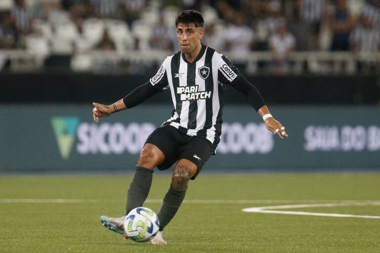 Em boa fase no Botafogo, Di Plácido fala sobre possível convocação para seleção da Argentina: “Me sinto preparado”