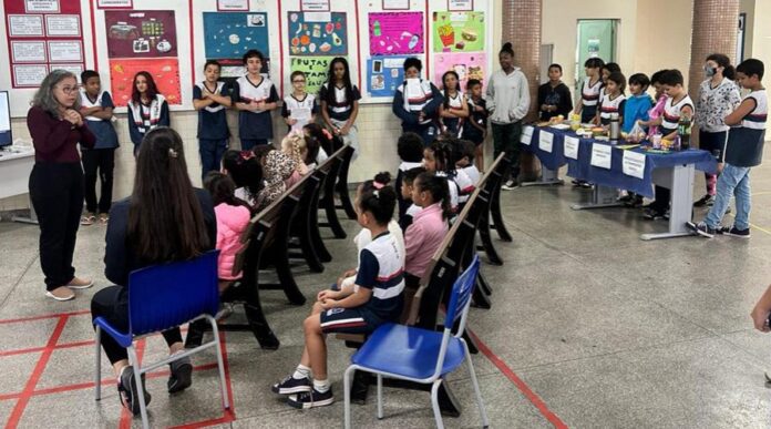 
                    Escola desenvolve projeto de alimentação saudável                

