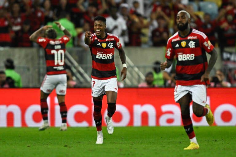 Flamengo vence Olimpia com gol de Bruno Henrique e leva vantagem nas oitavas da Libertadores