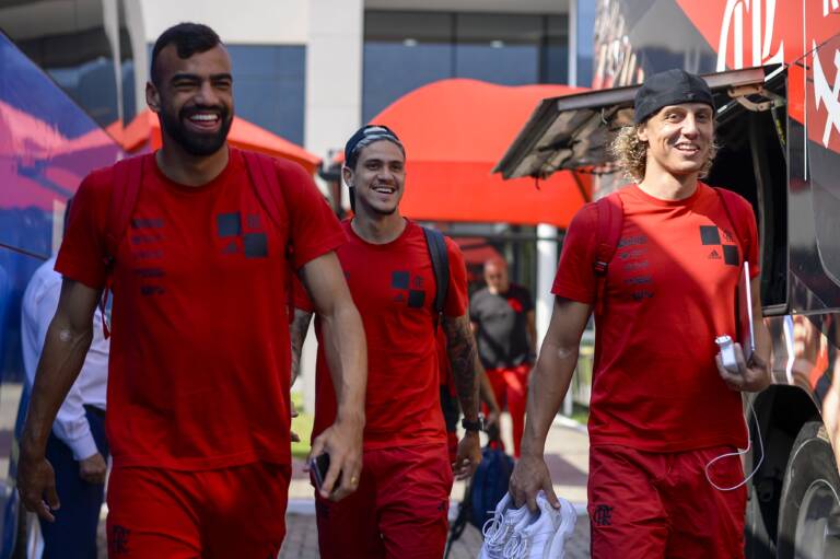 Sorridente, Pedro volta a ser relacionado por Sampaoli para jogo do Flamengo no Brasileiro