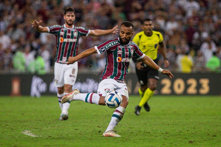 Felipe Melo pede Samuel Xavier na Seleção após classificação do Fluminense