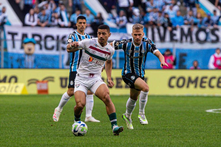 Presidente do Fluminense, Mário Bittencourt reclama da arbitragem após derrota para o Grêmio