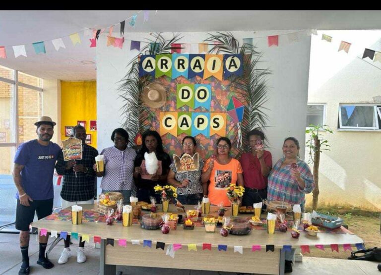 DANÇAS E COMIDAS TÍPICAS ANIMARAM O PRIMEIRO ARRAIÁ DO CAPS DE ITAPEMIRIM