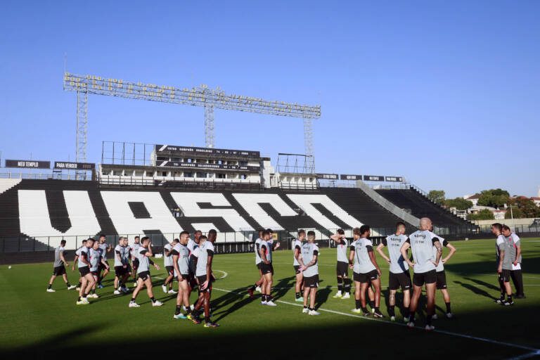 Justiça nega pedido e Vasco x Grêmio terá São Januário de portões fechados