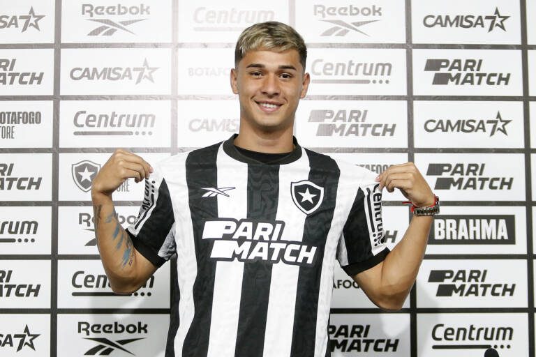 Lateral-direito Mateo Ponte é apresentado no Botafogo: “Vim pela história do clube”