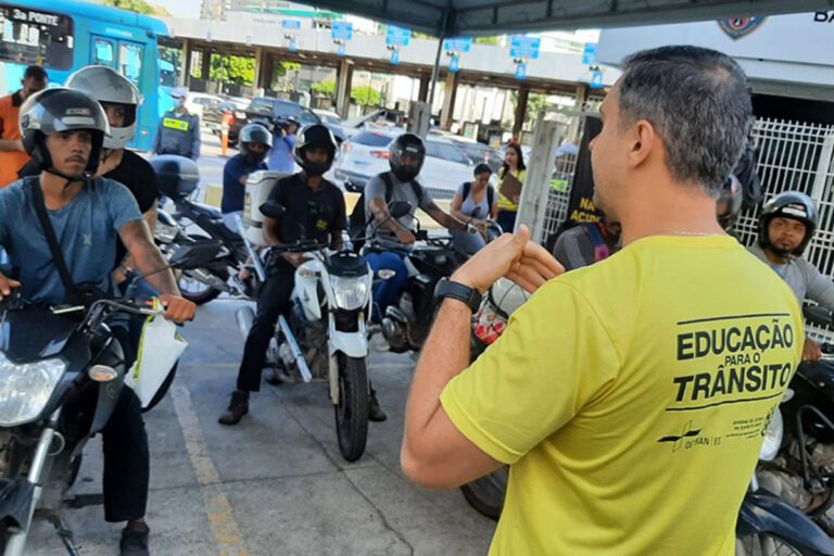 Matéria garante uniforme a agente do Detran