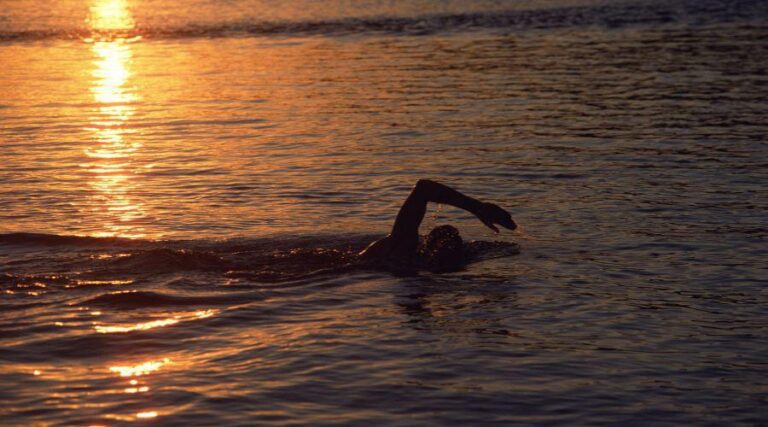 
                    ​Aquathlon Noturno retorna ao Espírito Santo após uma década de hiato                
