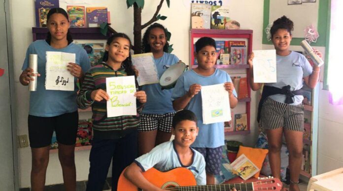 
                    ​Oficina de musicalização gratuita empodera crianças em comunidade de Vila Velha                
