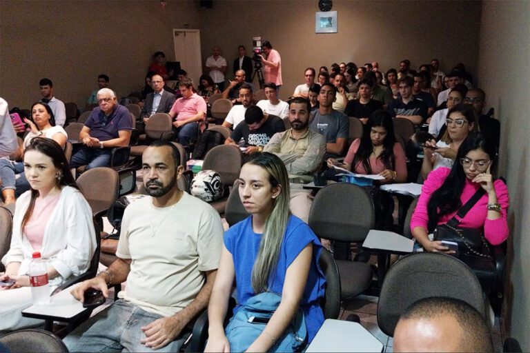 Alunos têm palestra sobre CPIs e regimento interno