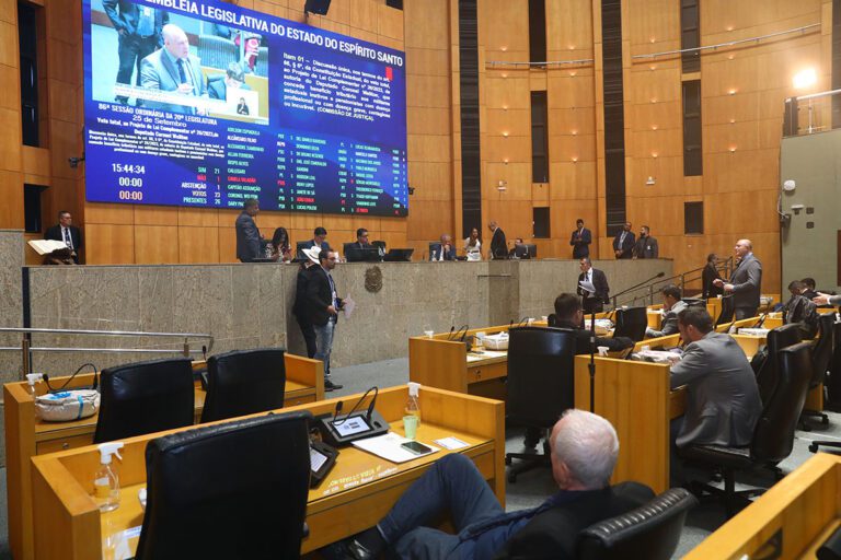 Deputados mantêm vetos a sete projetos 