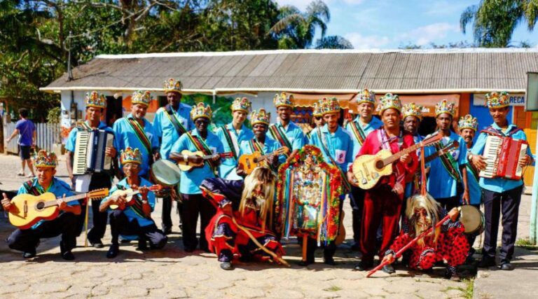 
                    Encontro de Danças Folclóricas Reúne Vários municípios na Praia da Costa                
