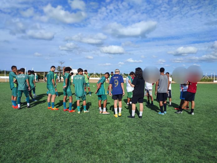 Jovens de Medidas Socioeducativas visitam Centro de Treinamento do Nova Venécia Futebol Clube em busca de inspiração