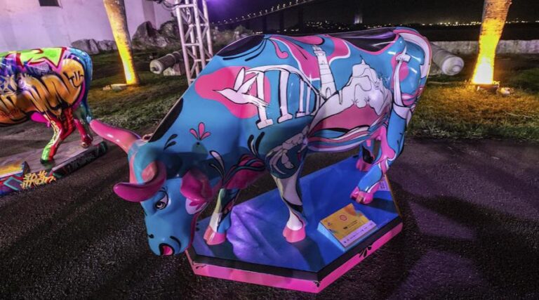 
                    Obras da mostra artística CowParade ficarão expostas em 22 pontos de Vila Velha                
